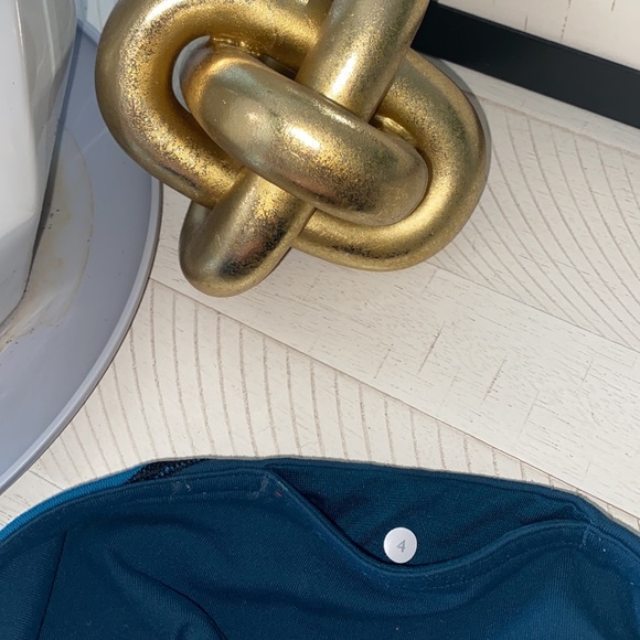 Lululemon Leggings (full length) blue detailing :) - Picture 5 of 5